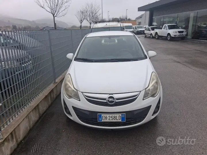 Opel Corsa 2011 photo 2