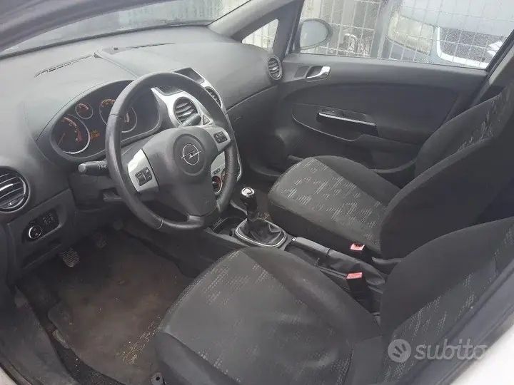 Opel Corsa 2011 photo 3