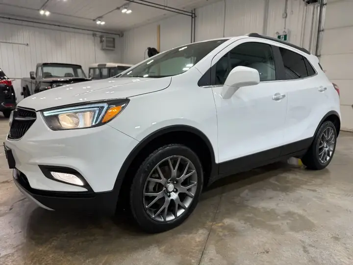 Buick Encore 2020 photo 2