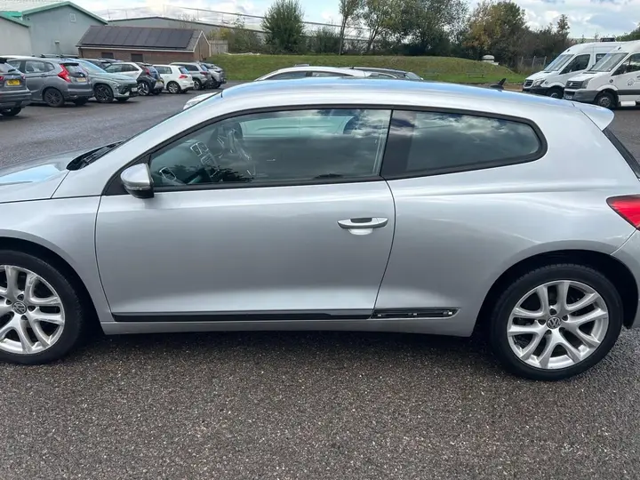 Volkswagen Scirocco 2010 photo 3