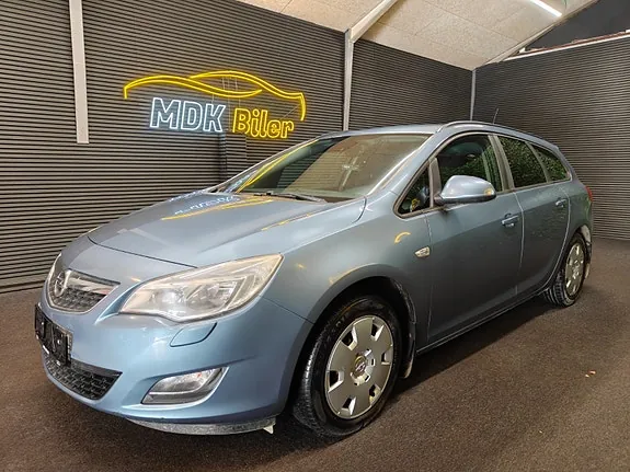 Opel Astra 2011 photo 2