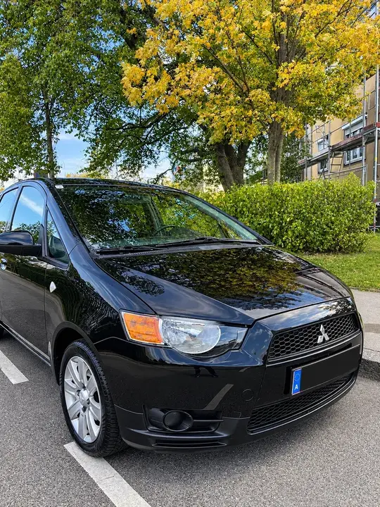 Mitsubishi Colt 2011 photo 3