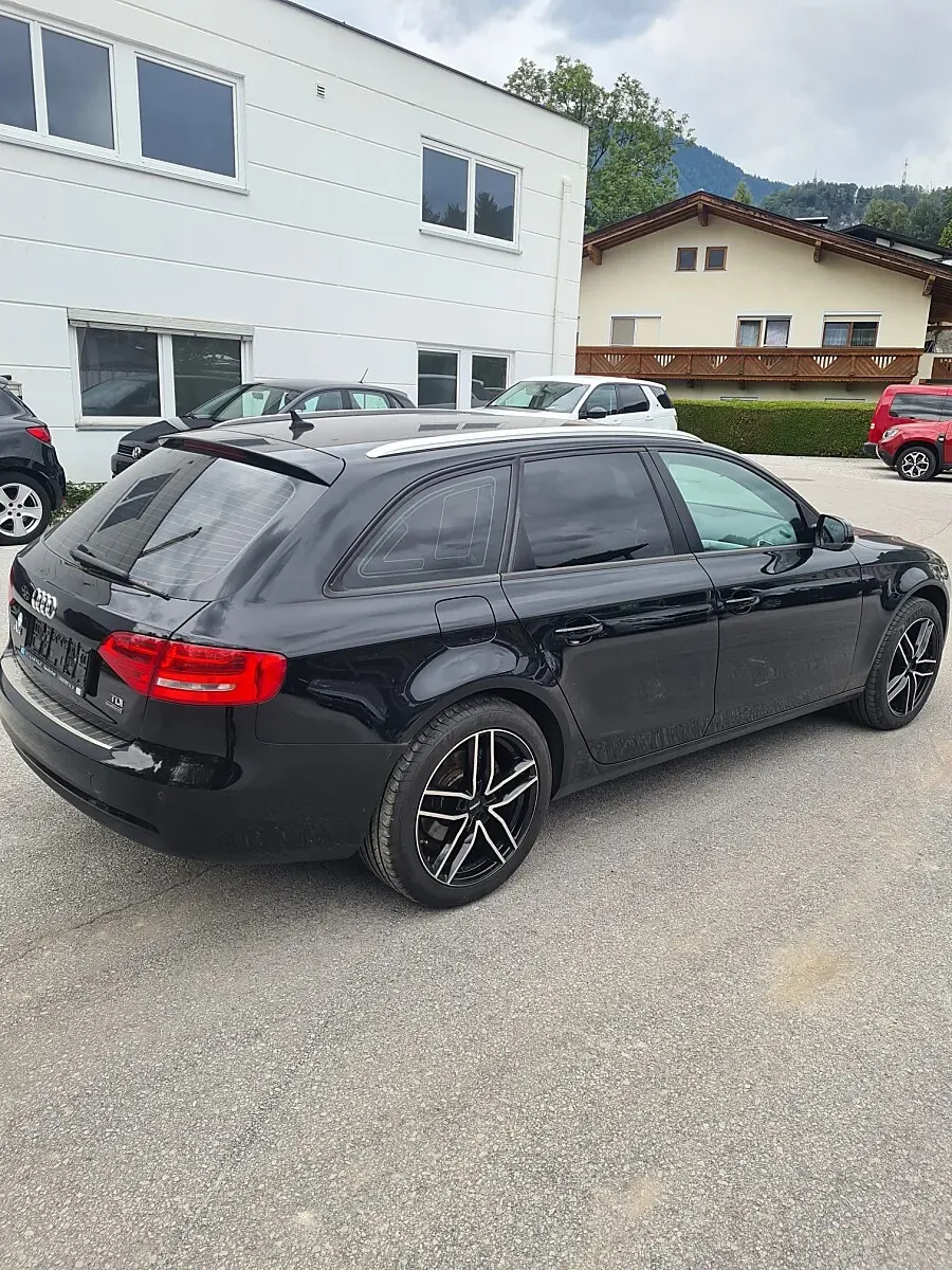 Audi A4 2015 photo 2