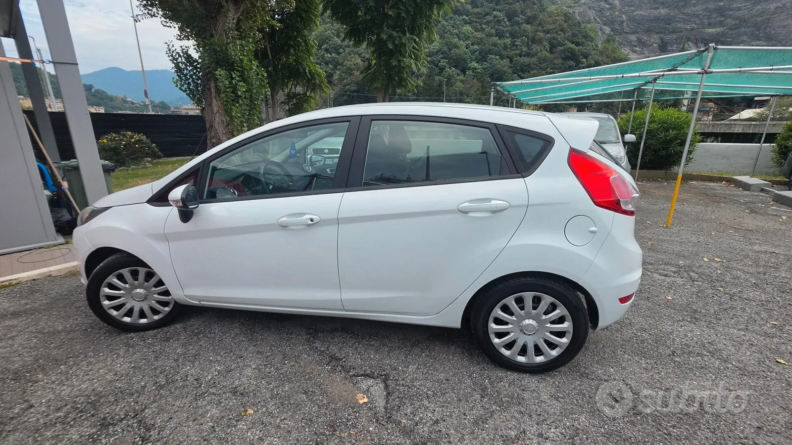 Ford Fiesta 2014 photo 2