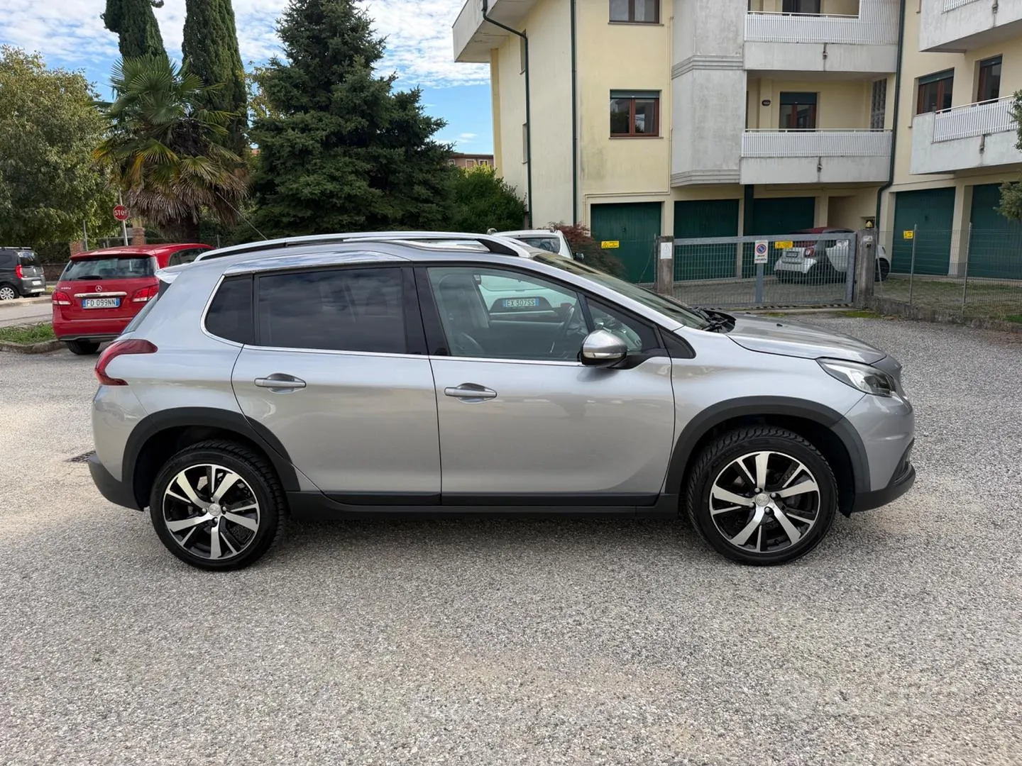 Peugeot 2008 2017 photo 4