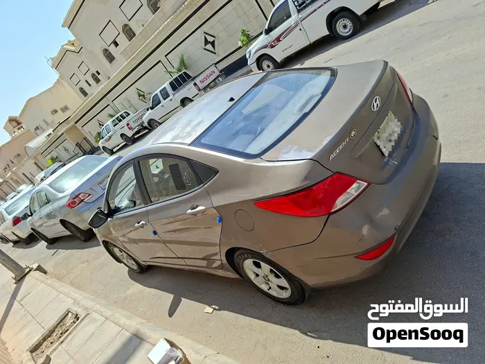 Hyundai Accent 2015 photo 4
