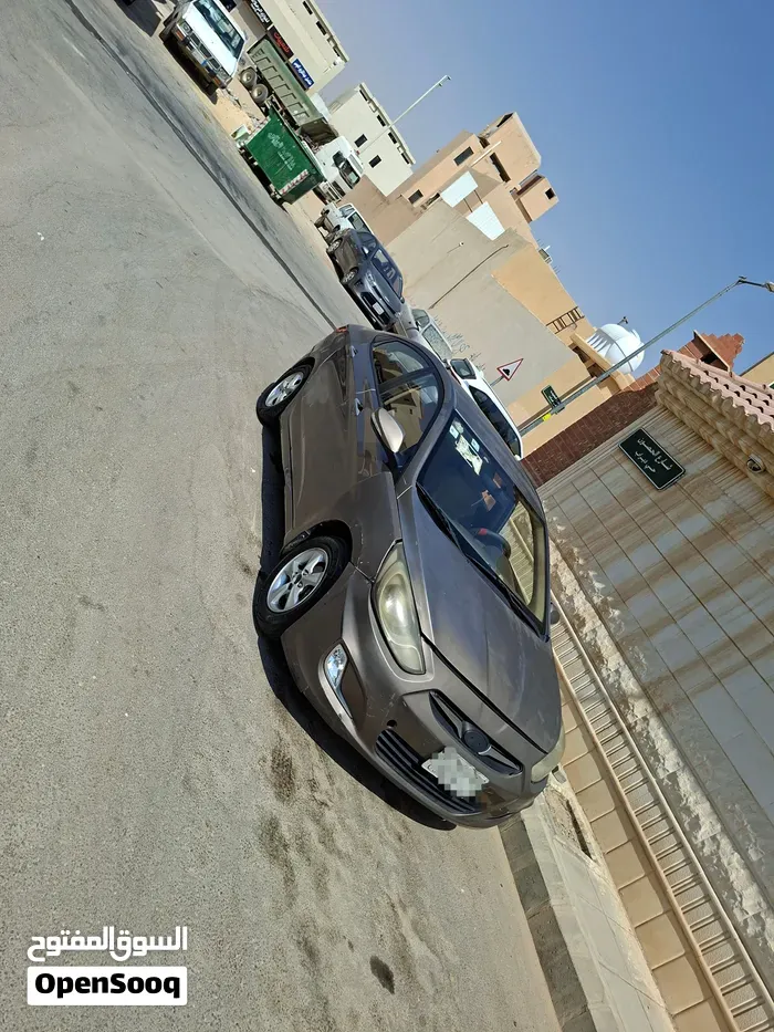 Hyundai Accent 2015 photo 2
