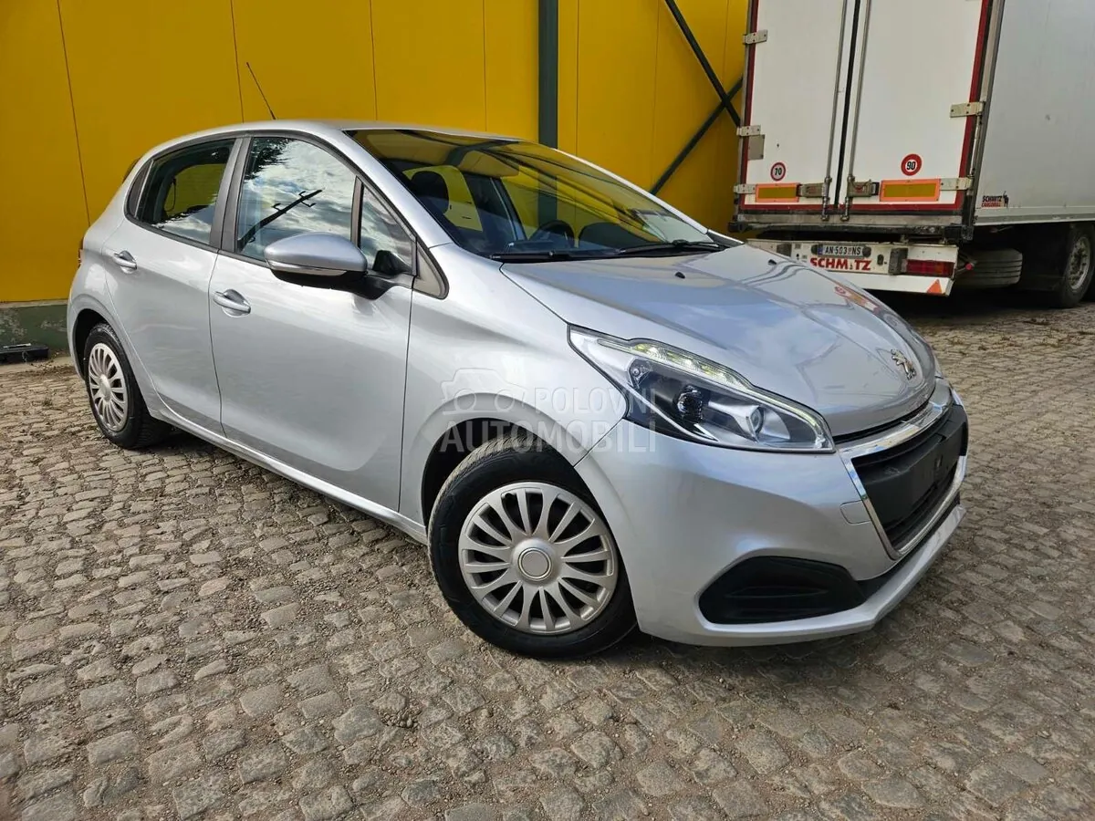Peugeot 208 2018 photo 3