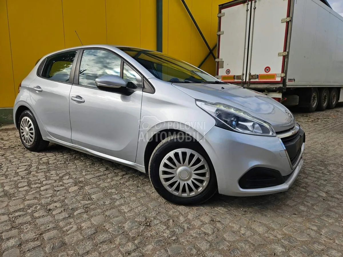 Peugeot 208 2018 photo 4