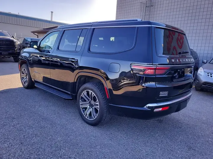 Jeep Wagoneer 2023 photo 2