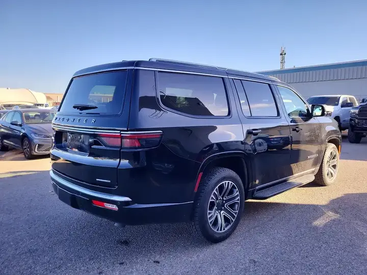 Jeep Wagoneer 2023 photo 4