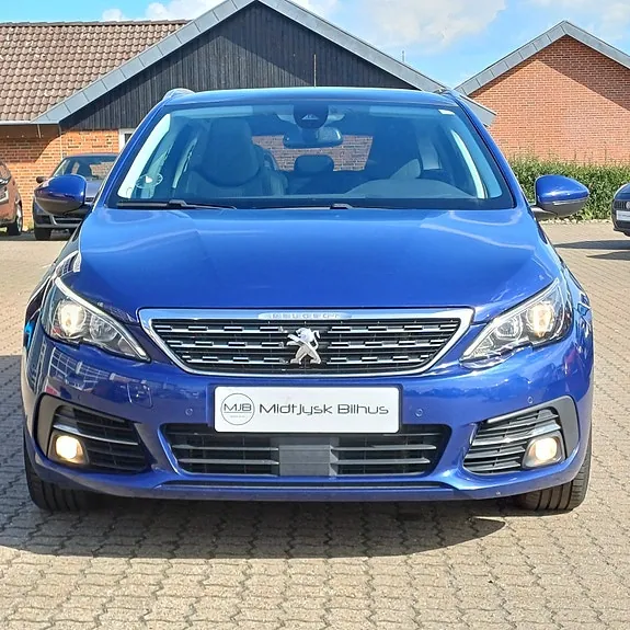 Peugeot 308 2018 photo 2