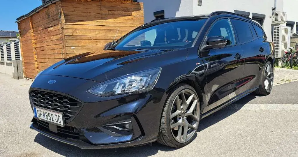 Ford Focus 2021 photo 2