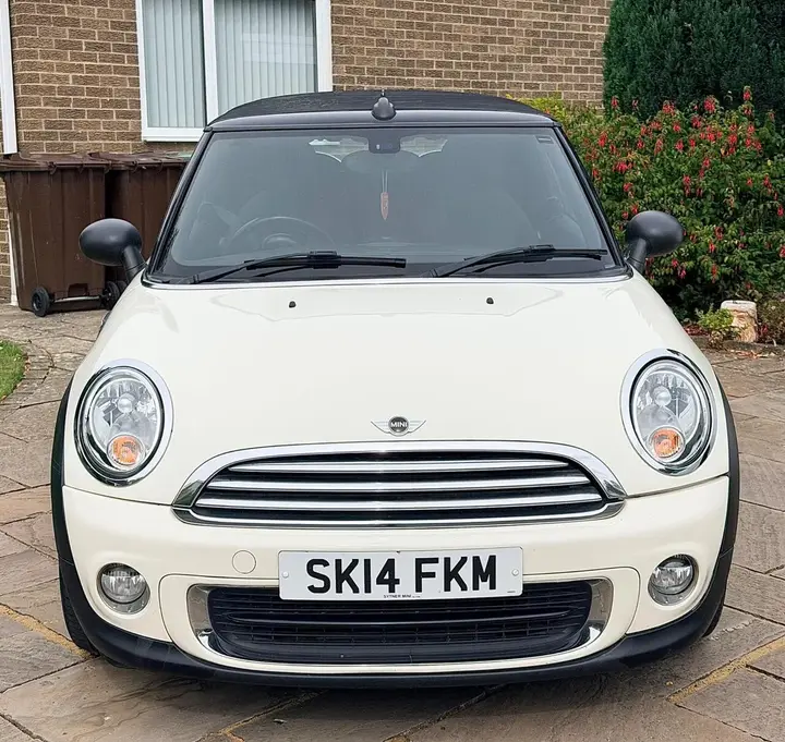 Mini Convertible 2014 photo 2