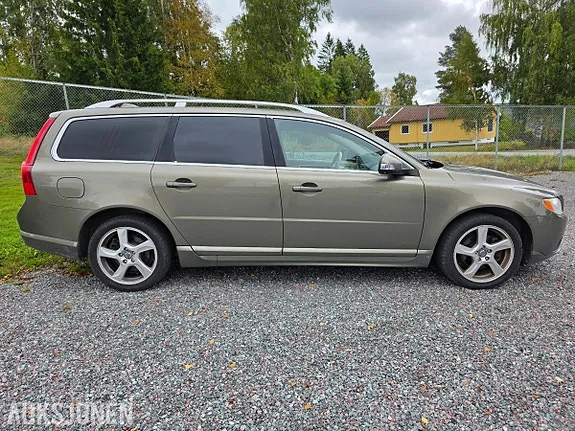 Volvo V70 2010 photo 4