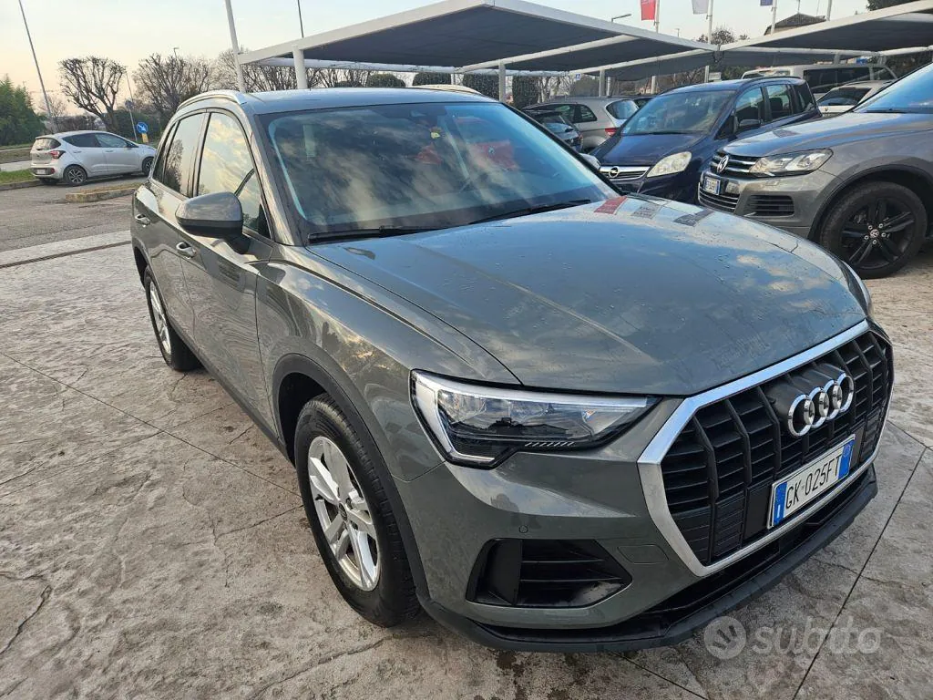 Audi Q3 2022 photo 2