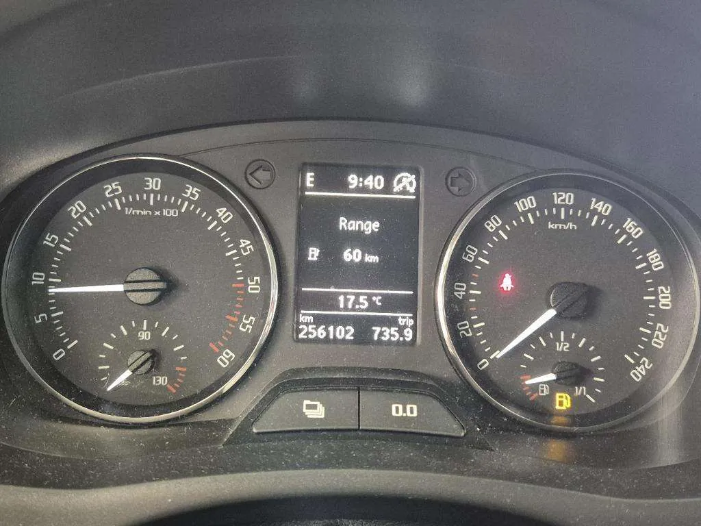 Skoda Fabia 2011 photo 5