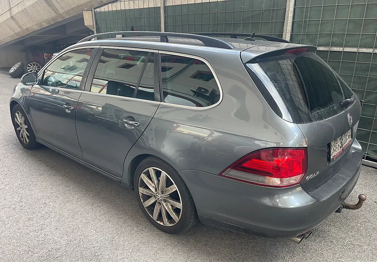 Volkswagen Golf 2011 photo 2