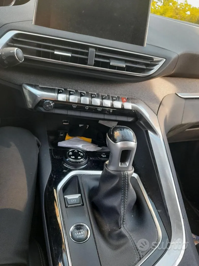 Peugeot 3008 2018 photo 2