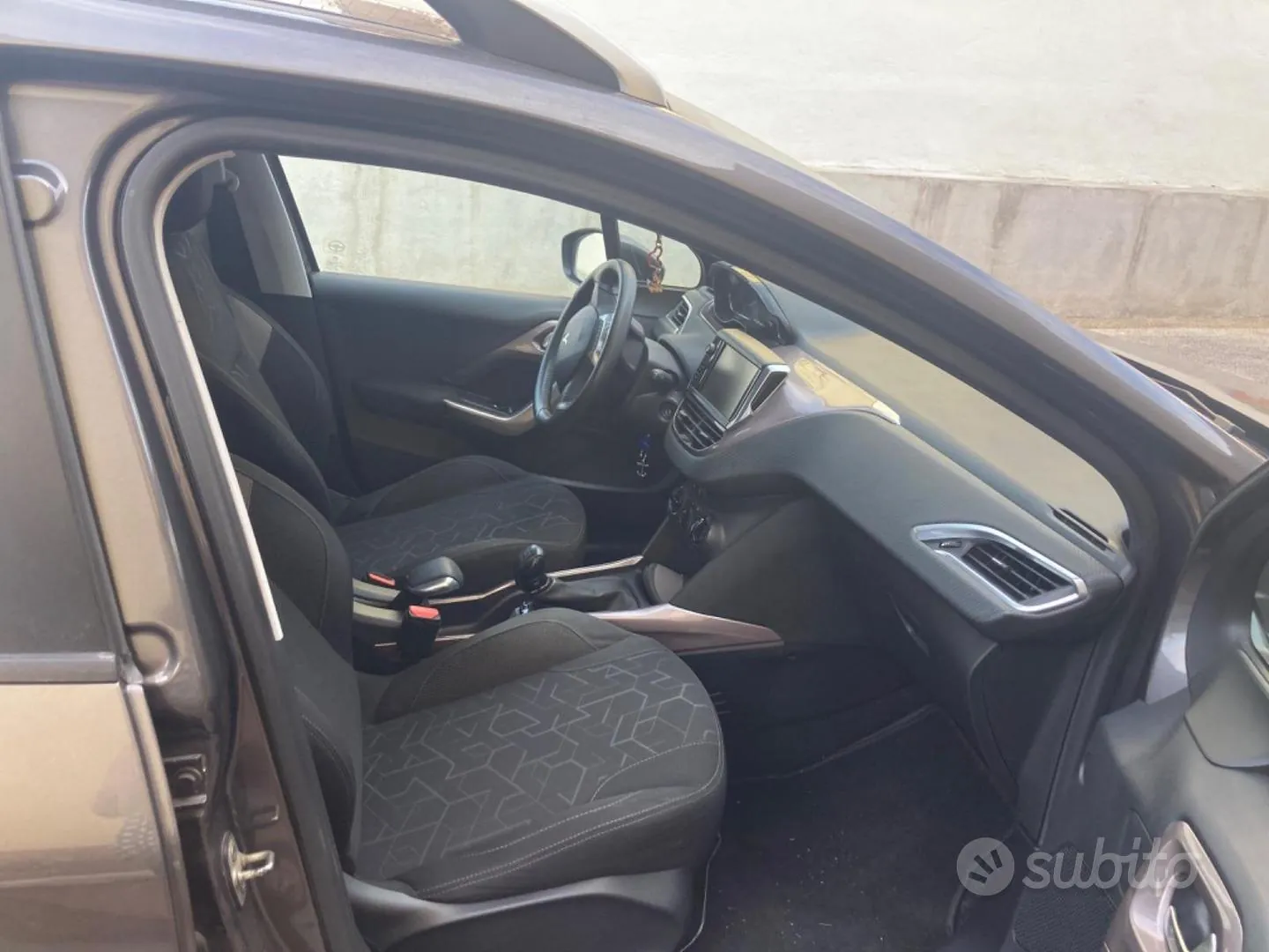 Peugeot 2008 2015 photo 5