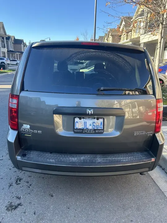 Dodge Grand Caravan 2010 photo 3