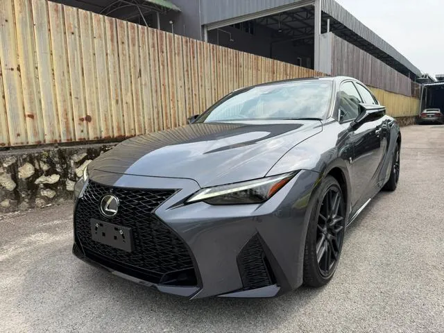 Lexus Is300