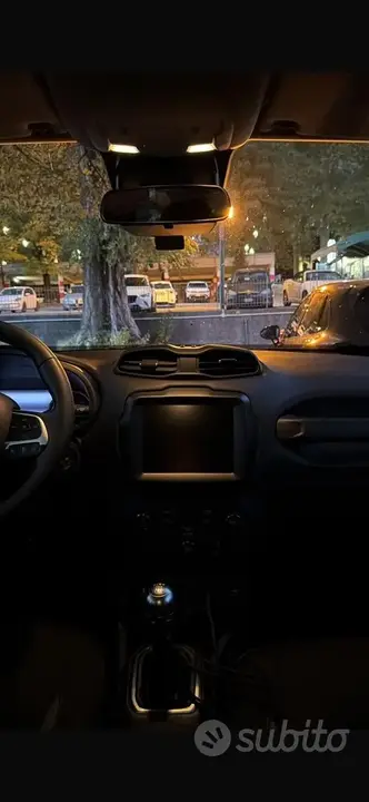 Jeep Renegade 2023 photo 2