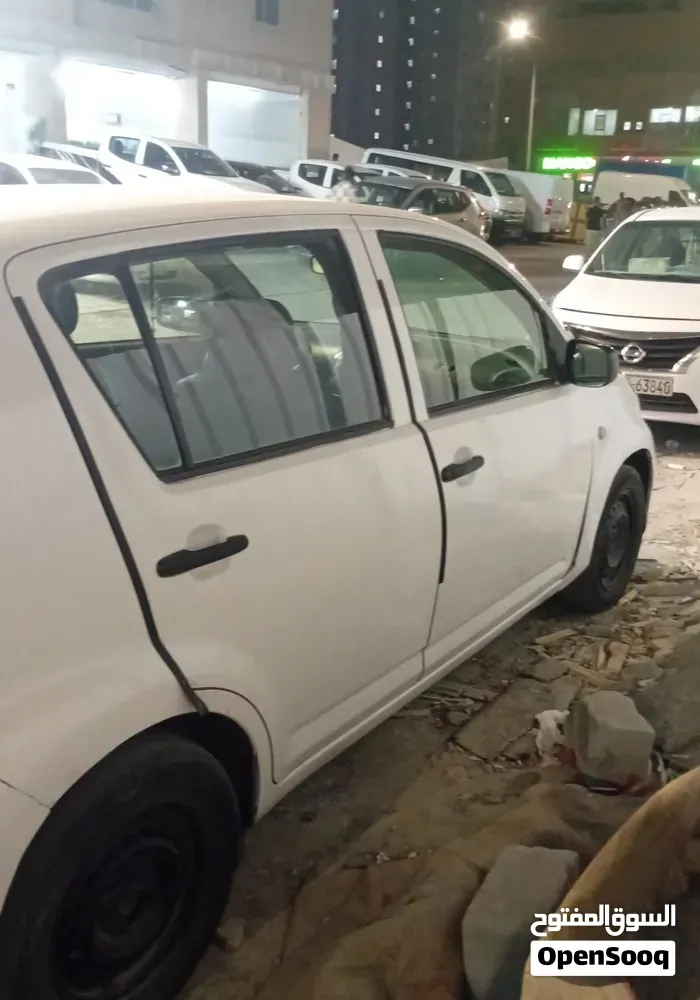 Daihatsu Esse 2011 photo 4