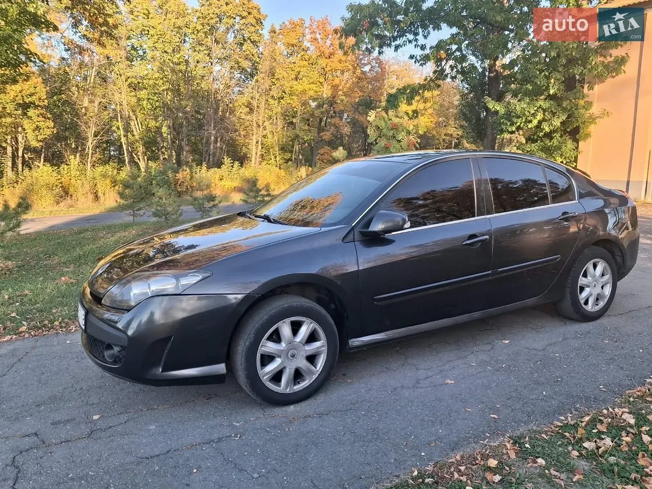 Renault Laguna 2010 photo 2