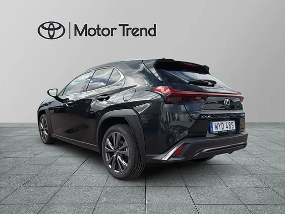 Lexus Ux300H 2026 photo 3
