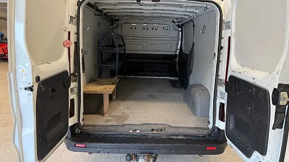 Nissan Nv300 2018 photo 5