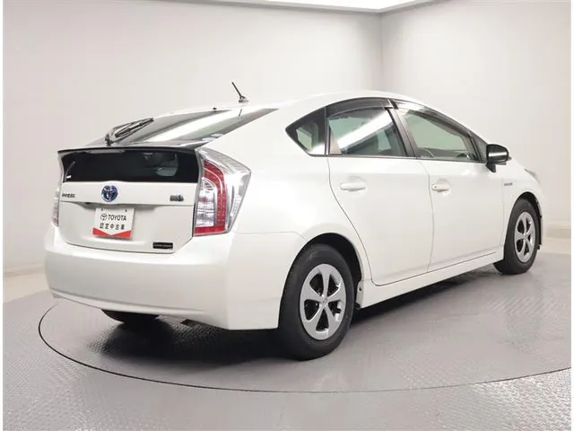 Toyota Prius 2014 photo 3