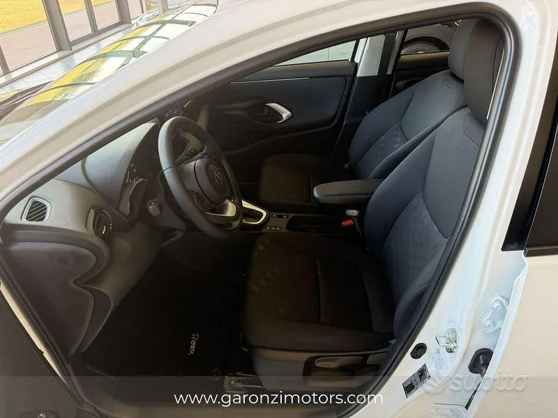 Toyota Yaris 2026 photo 5