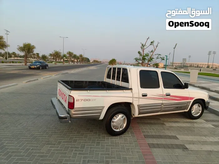 Toyota Hilux 2004 photo 2
