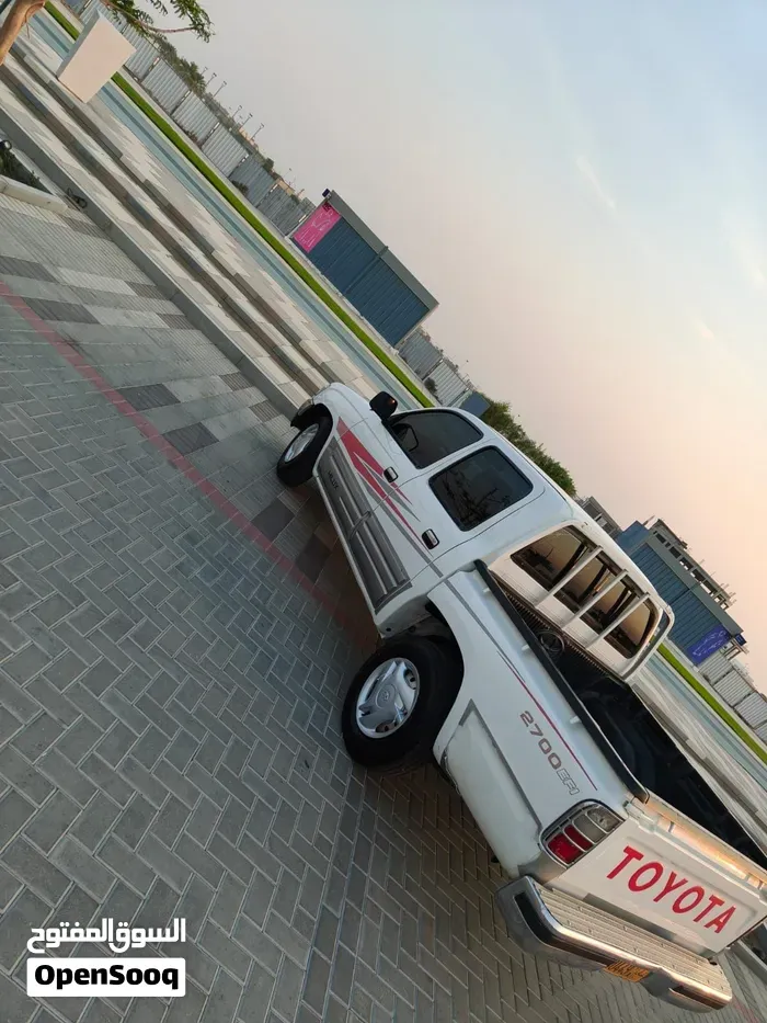Toyota Hilux 2004 photo 3