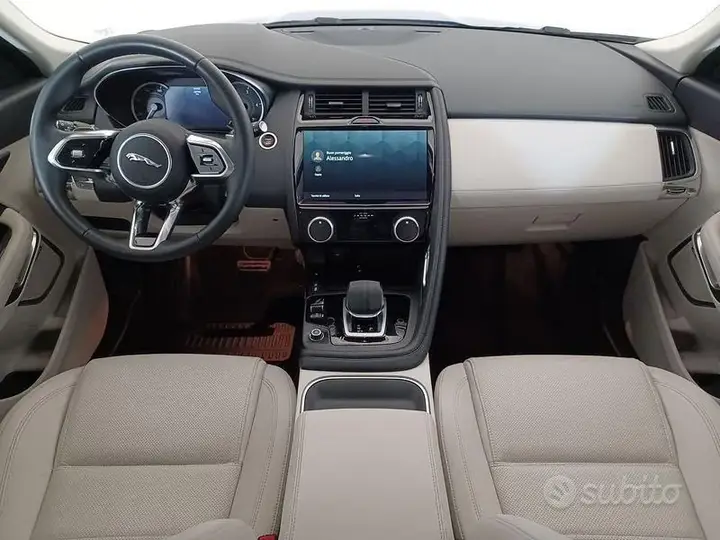 Jaguar E-Pace 2023 photo 4