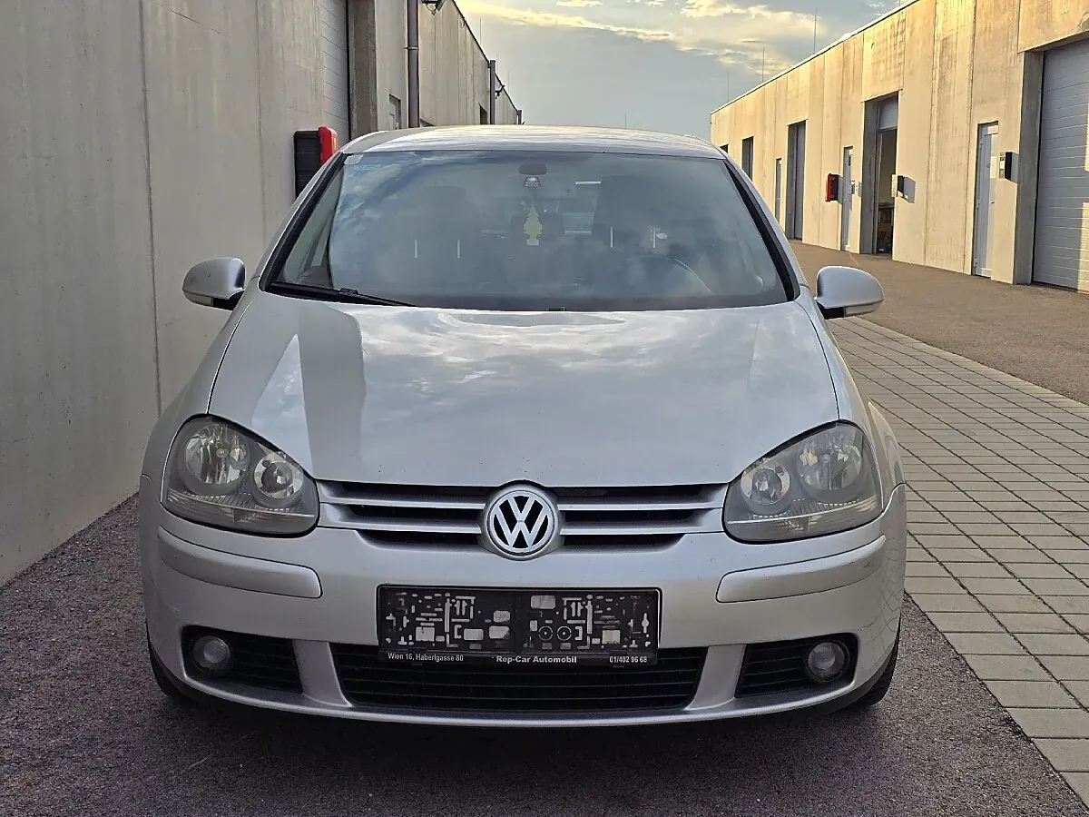 Volkswagen Golf 2004 photo 2