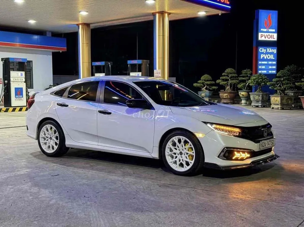 Honda Civic 2020 photo 2