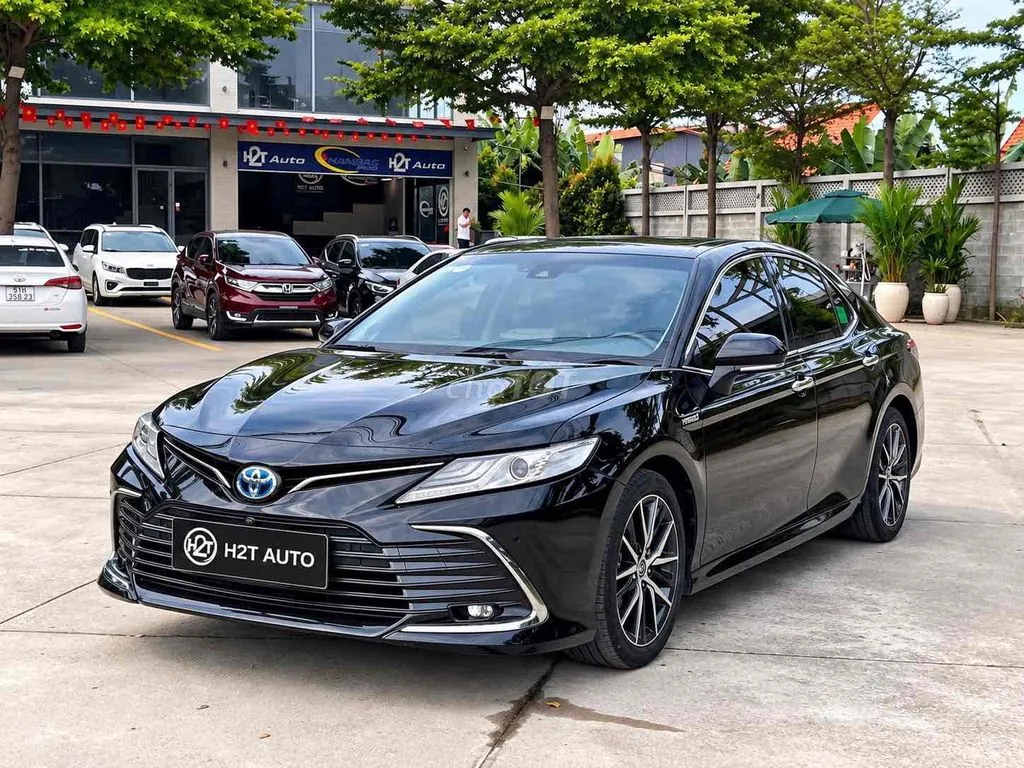 Toyota Camry 2022 photo 2