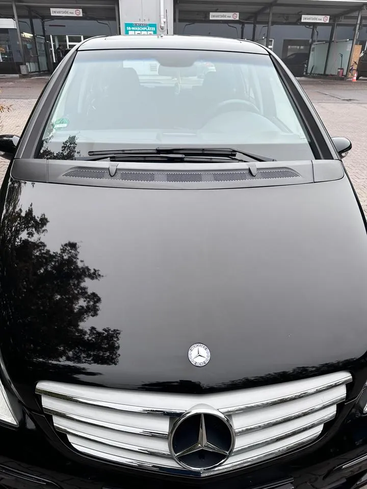 Mercedes-Benz B200
