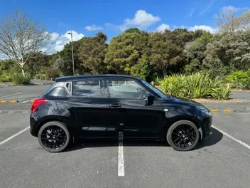 Suzuki Swift 2022 photo 3