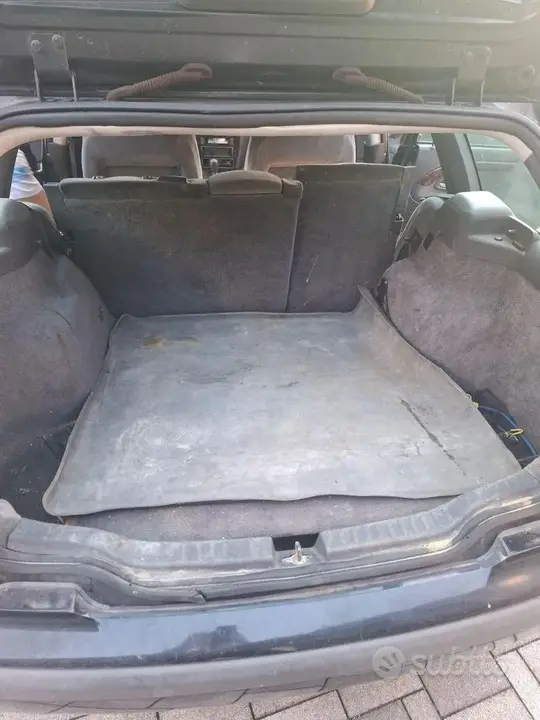 Volvo V40 1998 photo 3