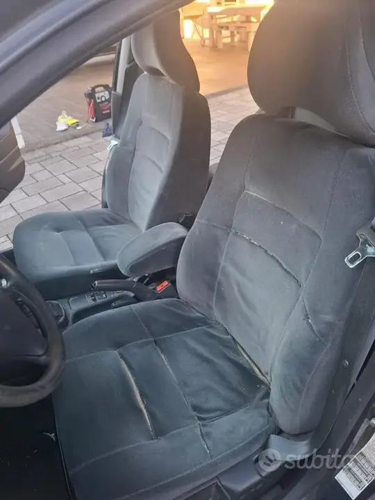 Volvo V40 1998 photo 5