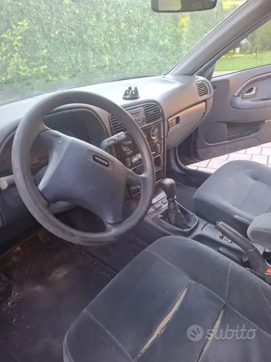Volvo V40 1998 photo 4