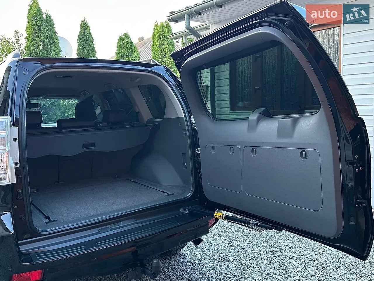 Toyota Land Cruiser Prado 2011 photo 5