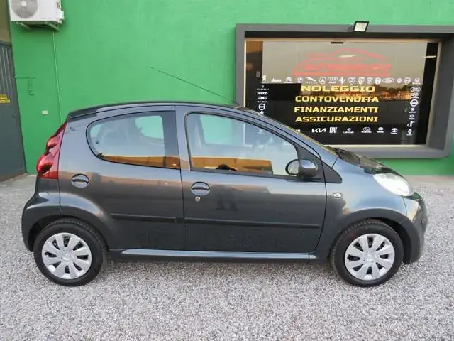 Peugeot 107 2013 photo 5