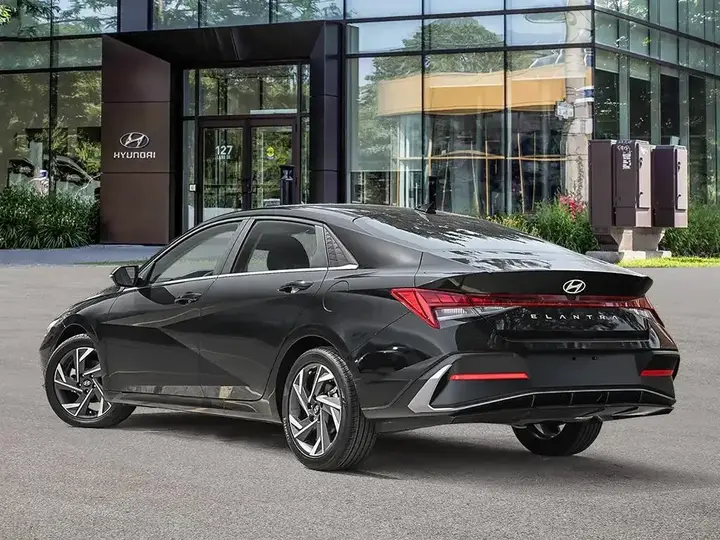 Hyundai Elantra 2026 photo 4