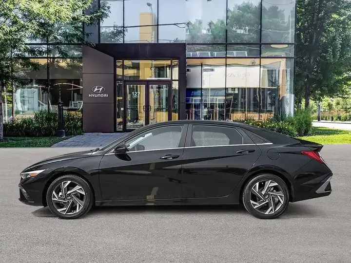 Hyundai Elantra 2026 photo 3