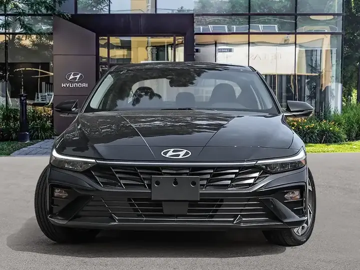 Hyundai Elantra 2026 photo 2