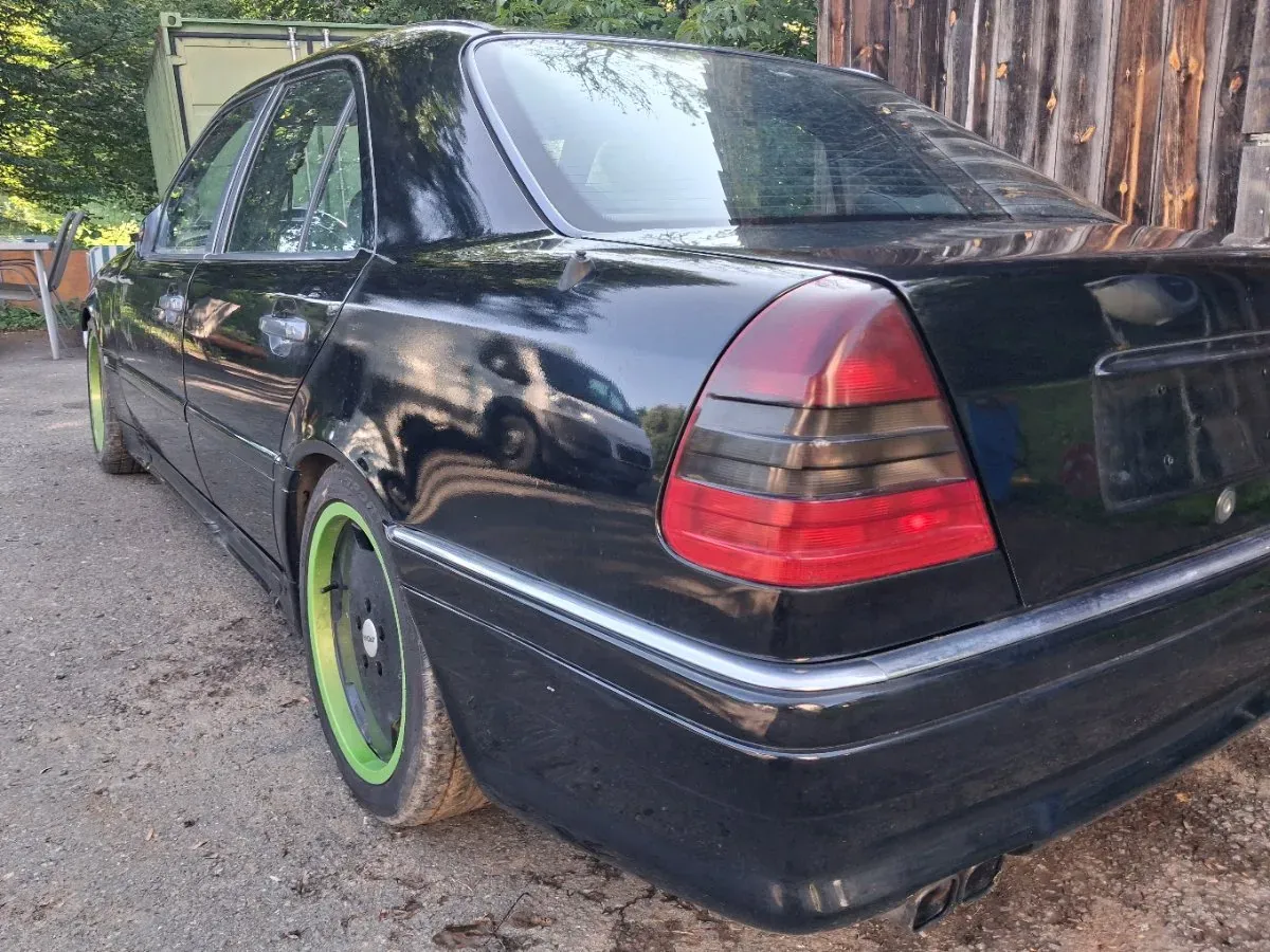 Mercedes-Benz C-Class 1993 photo 2